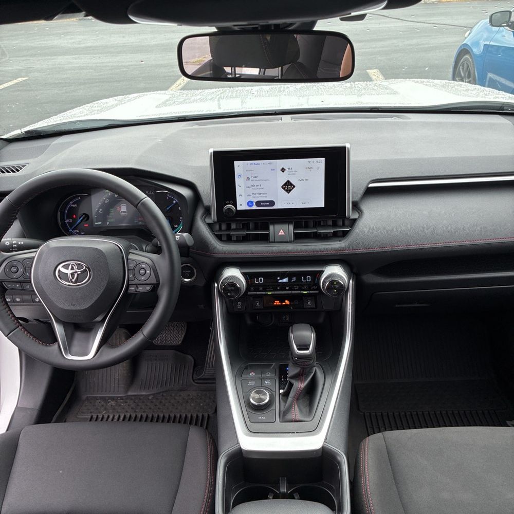 2025 Toyota RAV4 Plug-in Hybrid SE