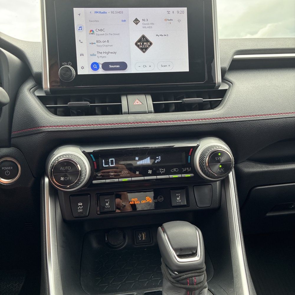 2025 Toyota RAV4 Plug-in Hybrid SE