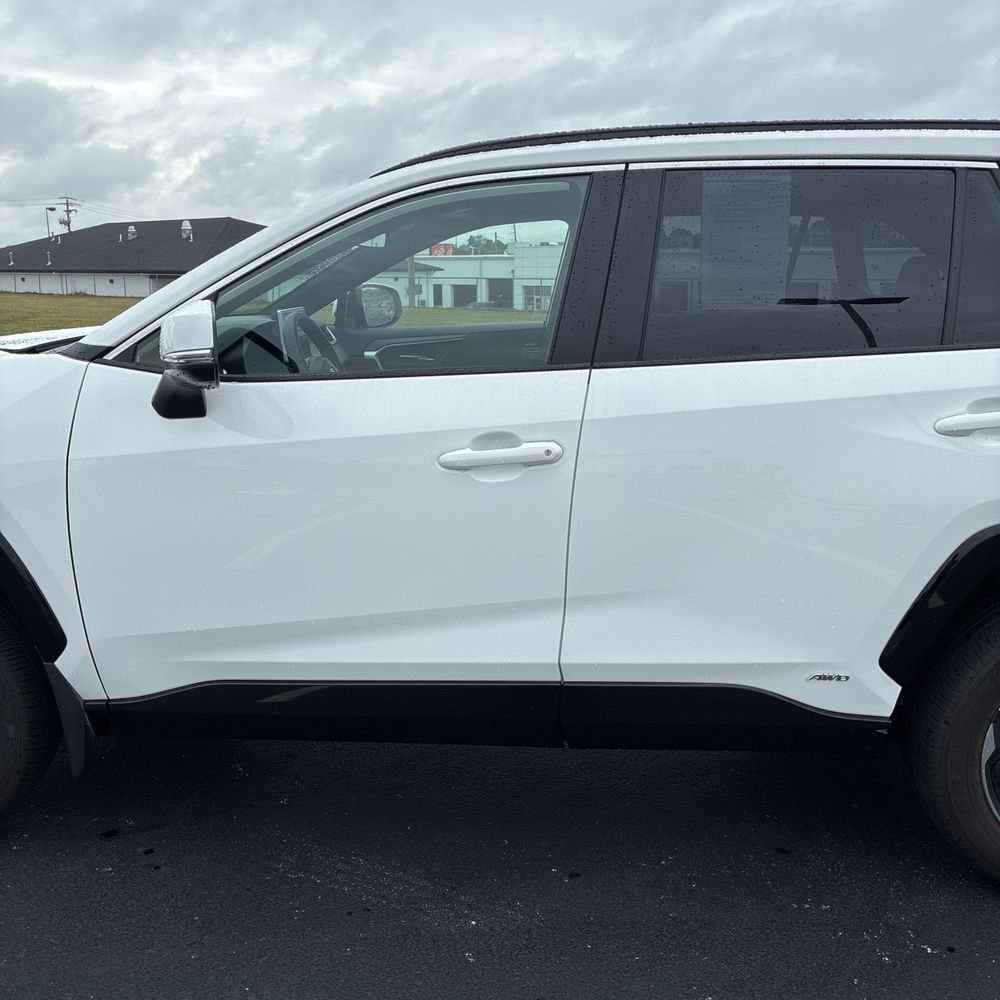 2025 Toyota RAV4 Plug-in Hybrid SE