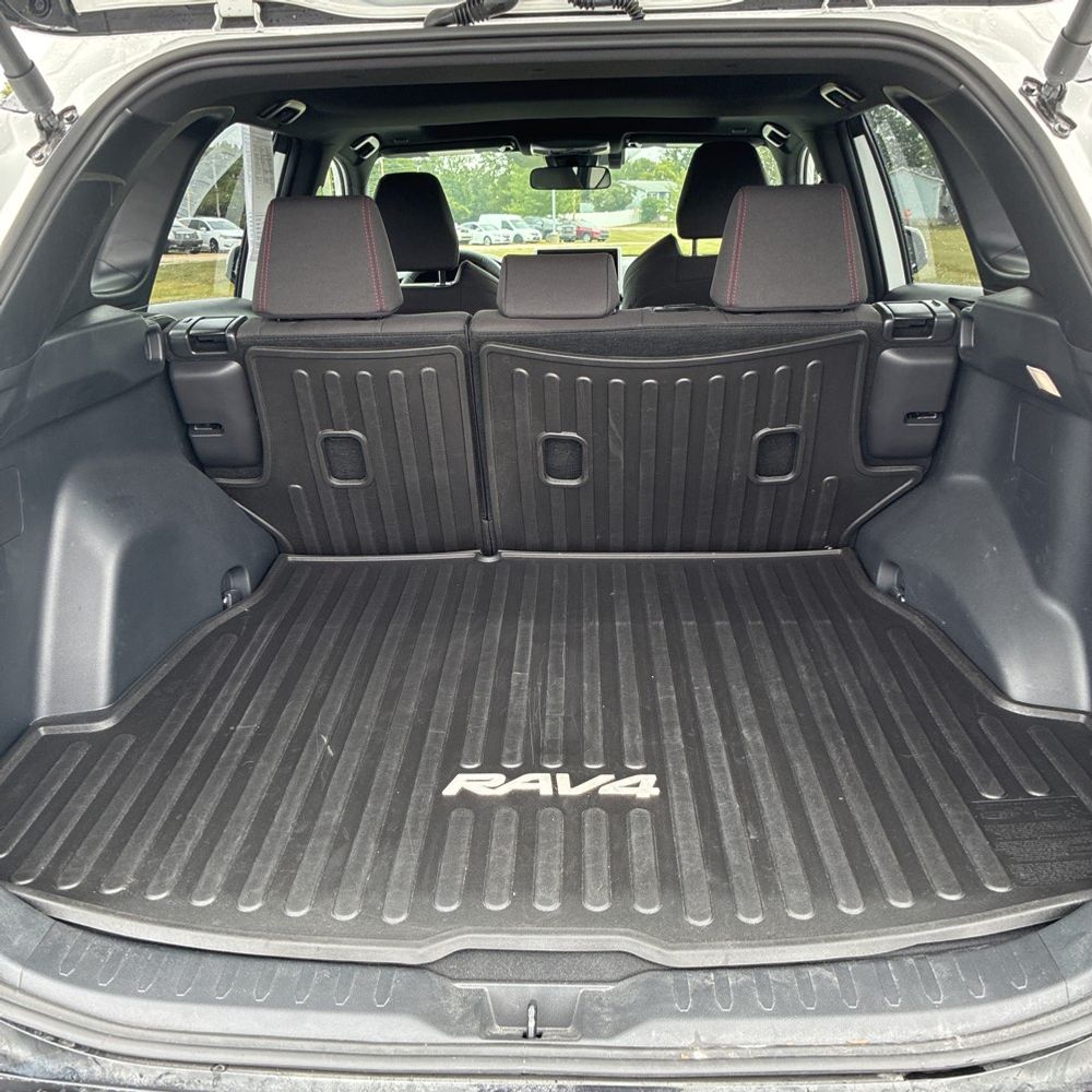 2025 Toyota RAV4 Plug-in Hybrid SE