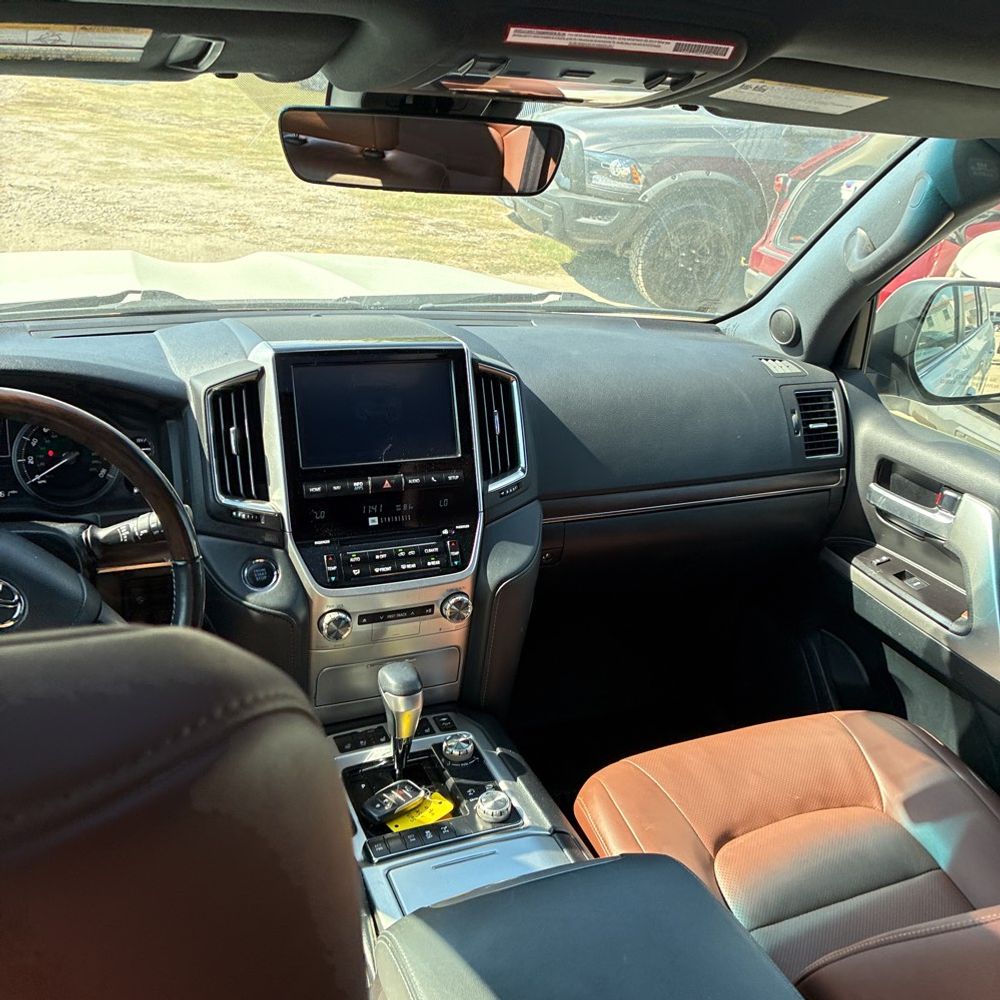2020 Toyota Land Cruiser Base