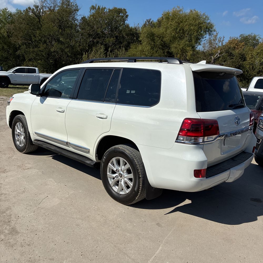 2020 Toyota Land Cruiser Base