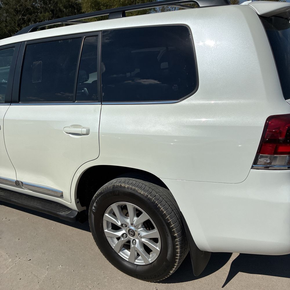 2020 Toyota Land Cruiser Base