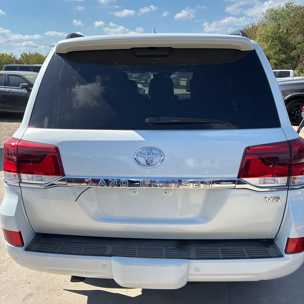 2020 Toyota Land Cruiser Base