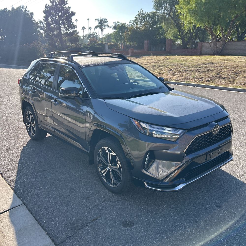 2025 Toyota RAV4 Plug-in Hybrid XSE
