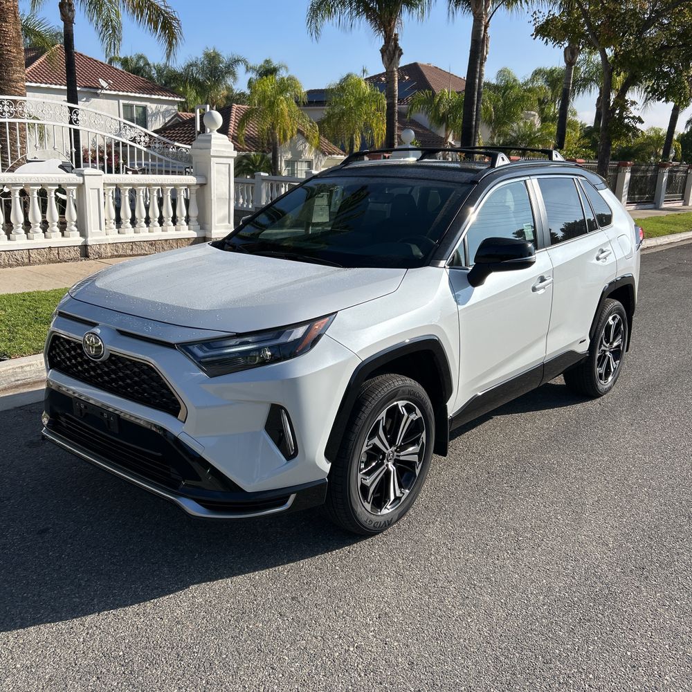2025 Toyota RAV4 Plug-in Hybrid XSE