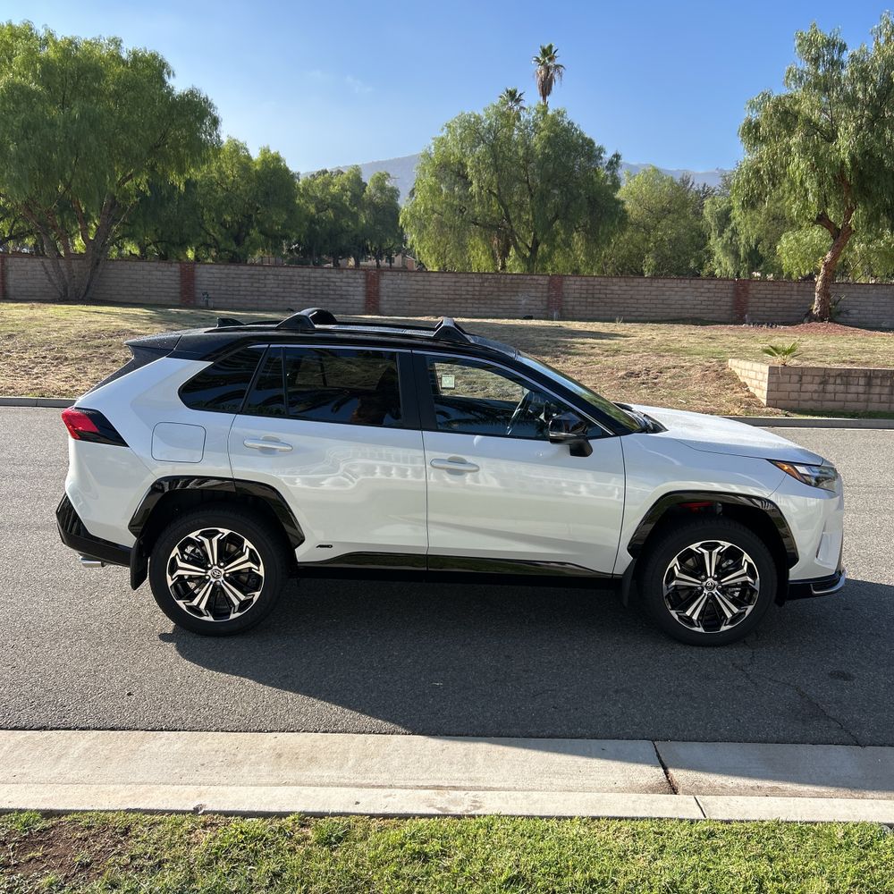 2025 Toyota RAV4 Plug-in Hybrid XSE