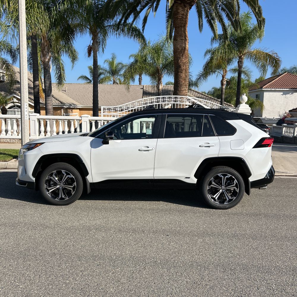 2025 Toyota RAV4 Plug-in Hybrid XSE
