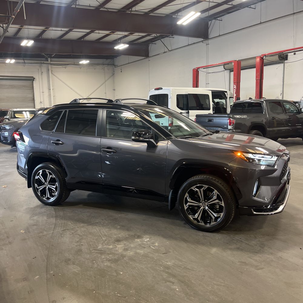 2025 Toyota RAV4 PHEV XSE 4D SUV AWD