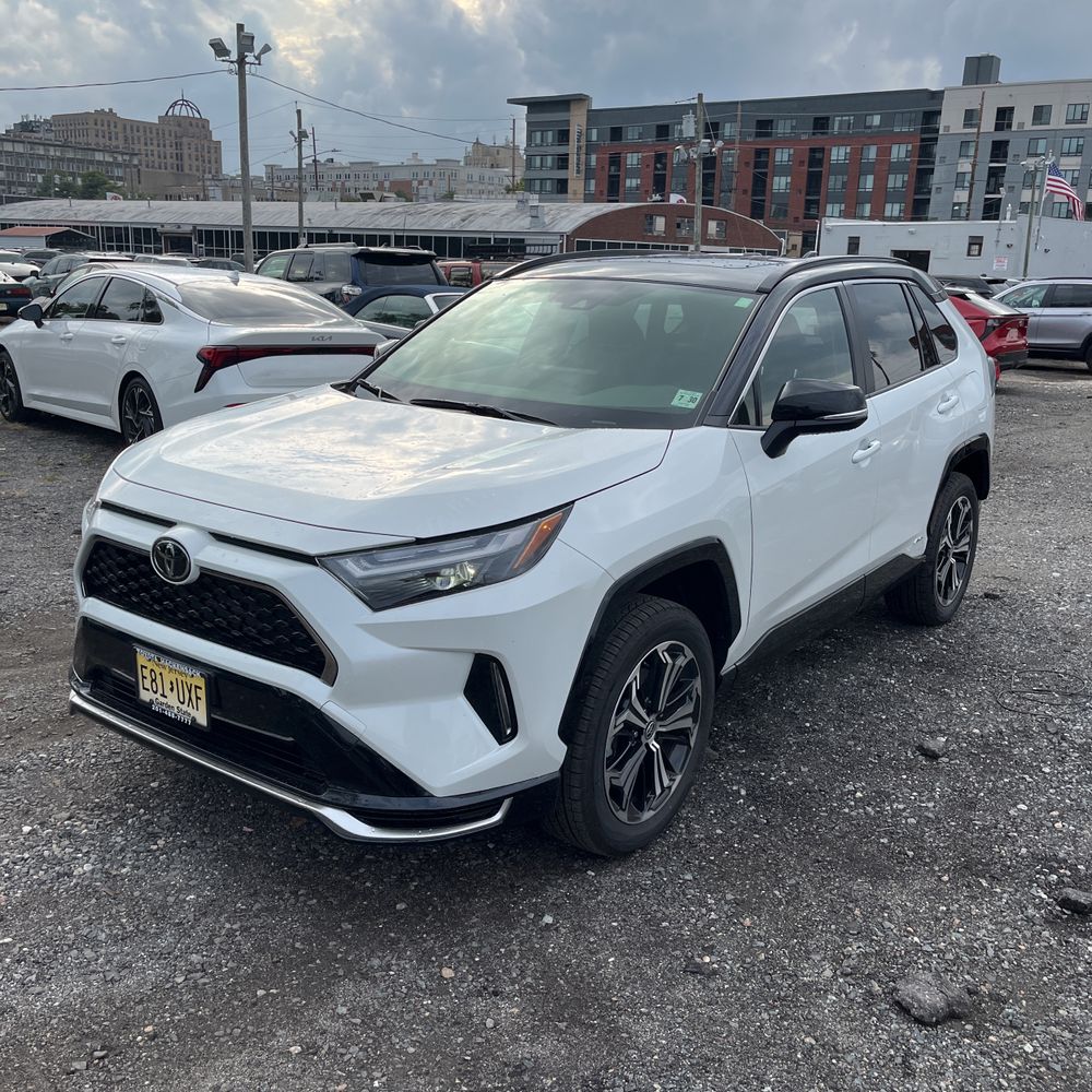 2025 Toyota RAV4 Plug-in Hybrid XSE