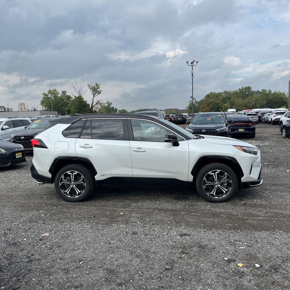2025 Toyota RAV4 Plug-in Hybrid XSE