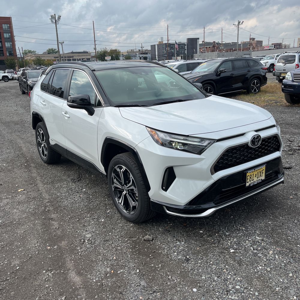 2025 Toyota RAV4 Plug-in Hybrid XSE