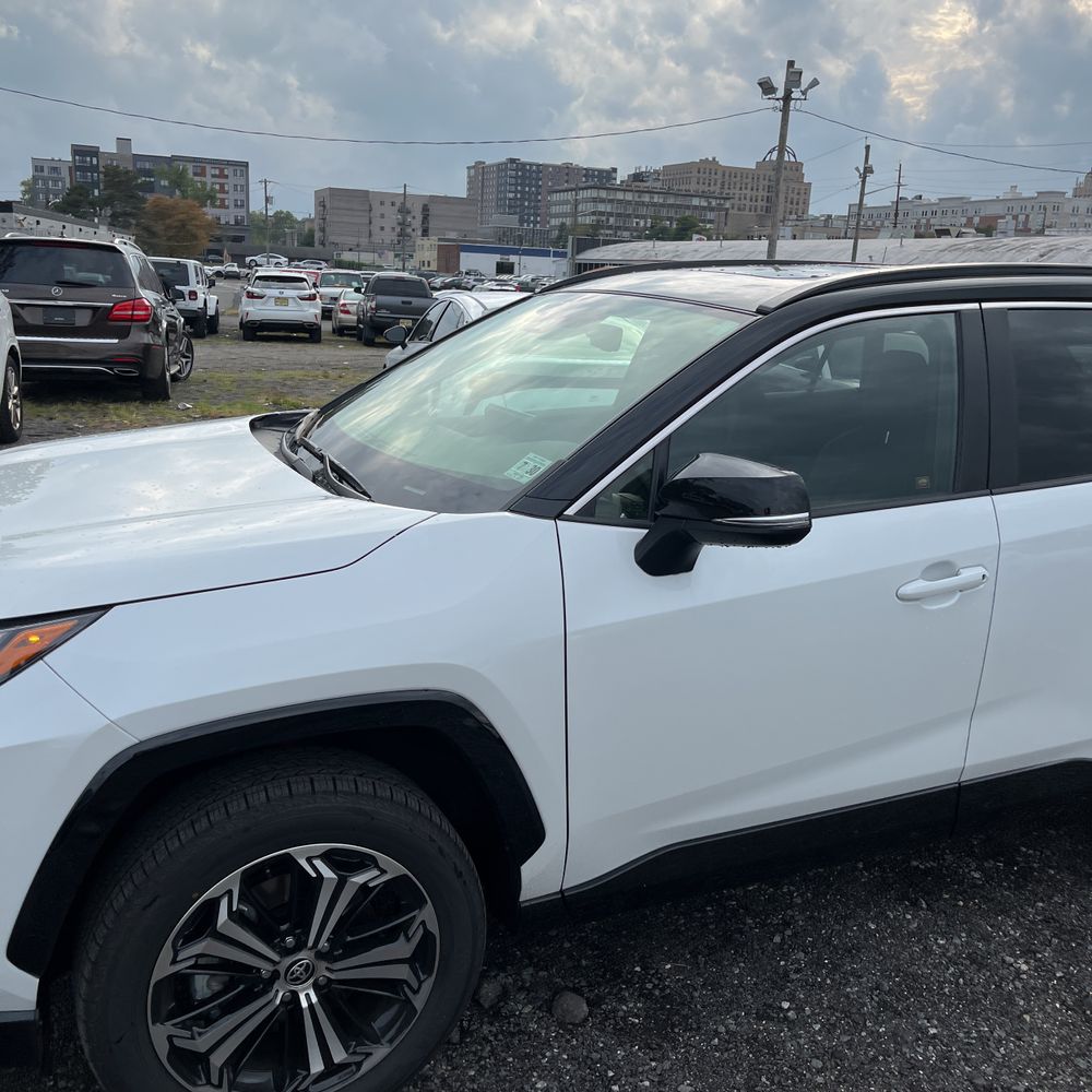 2025 Toyota RAV4 Plug-in Hybrid XSE