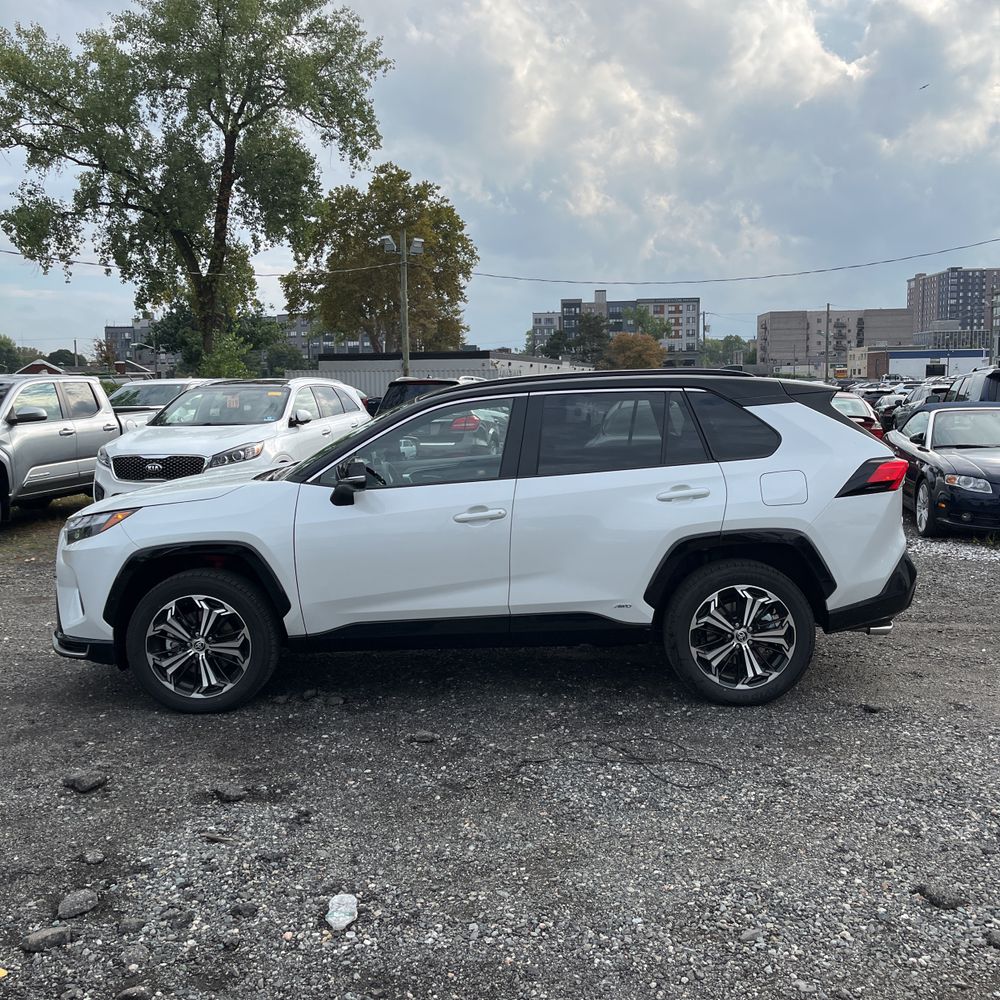 2025 Toyota RAV4 Plug-in Hybrid XSE