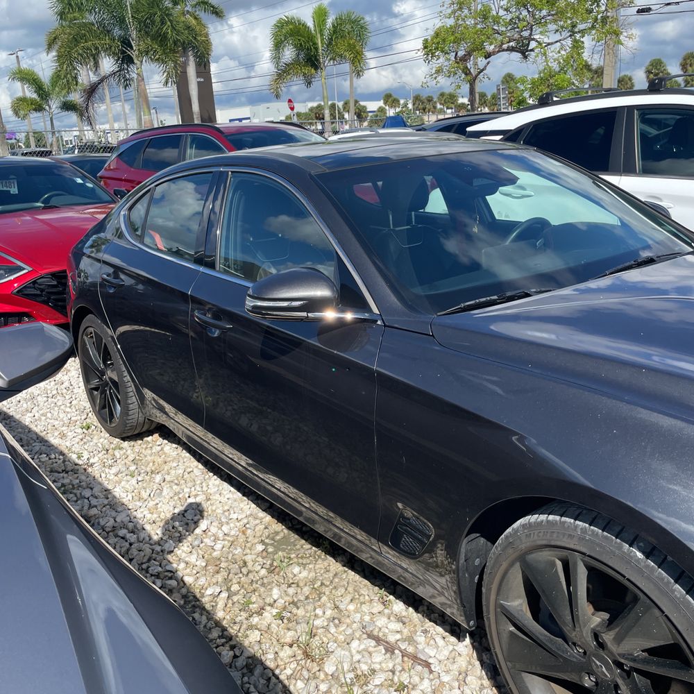 2023 Genesis G70 3.3T Standard