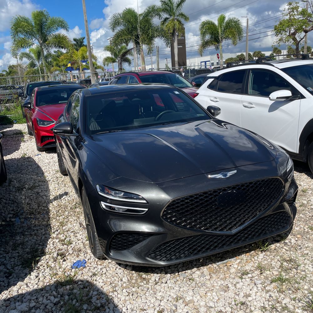 2023 Genesis G70 3.3T Standard