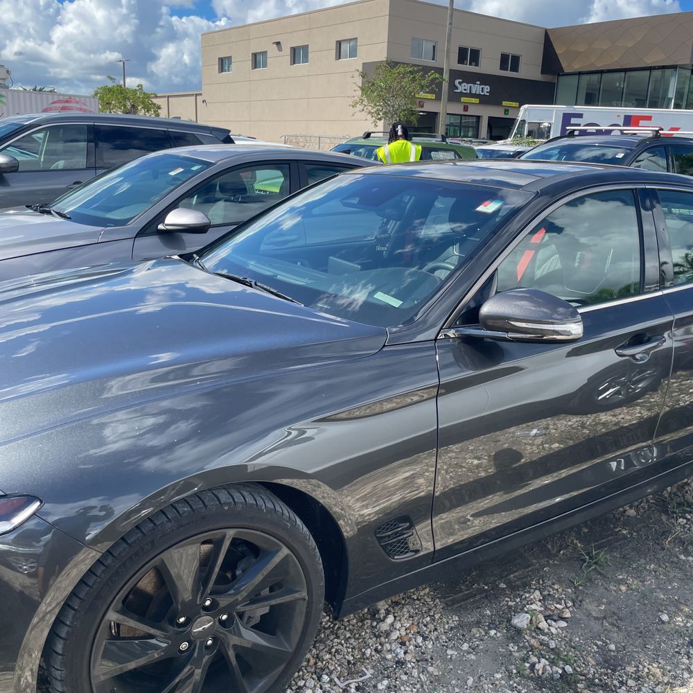 2023 Genesis G70 3.3T Standard