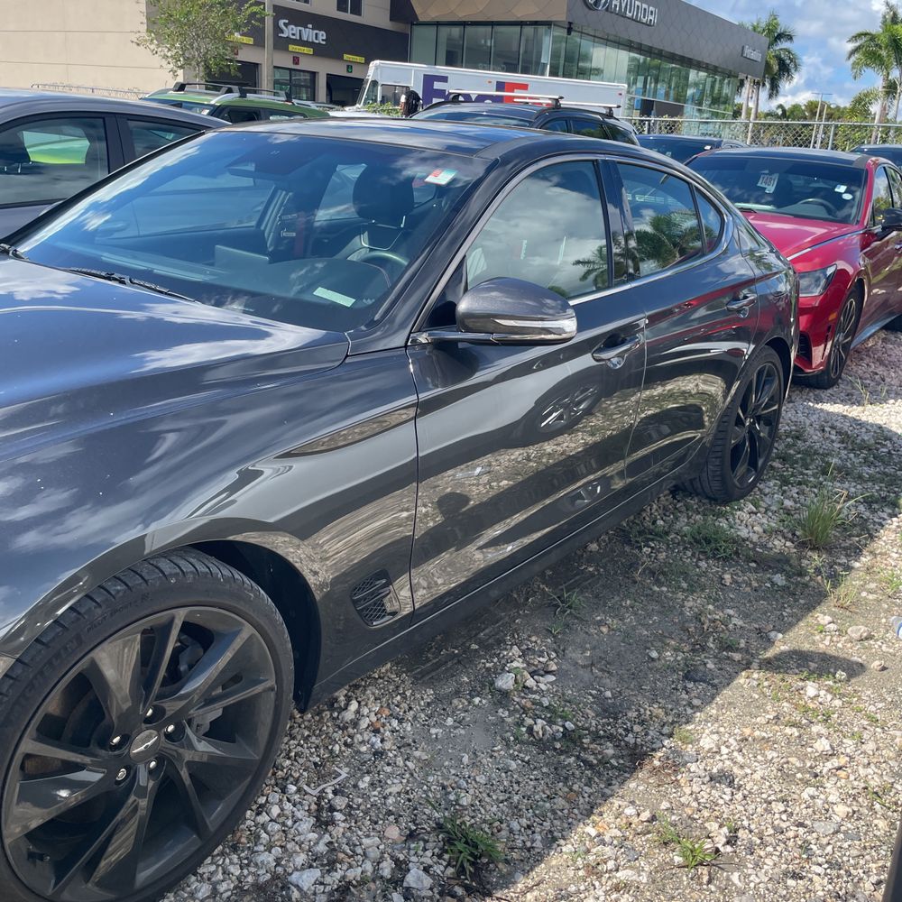 2023 Genesis G70 3.3T Standard