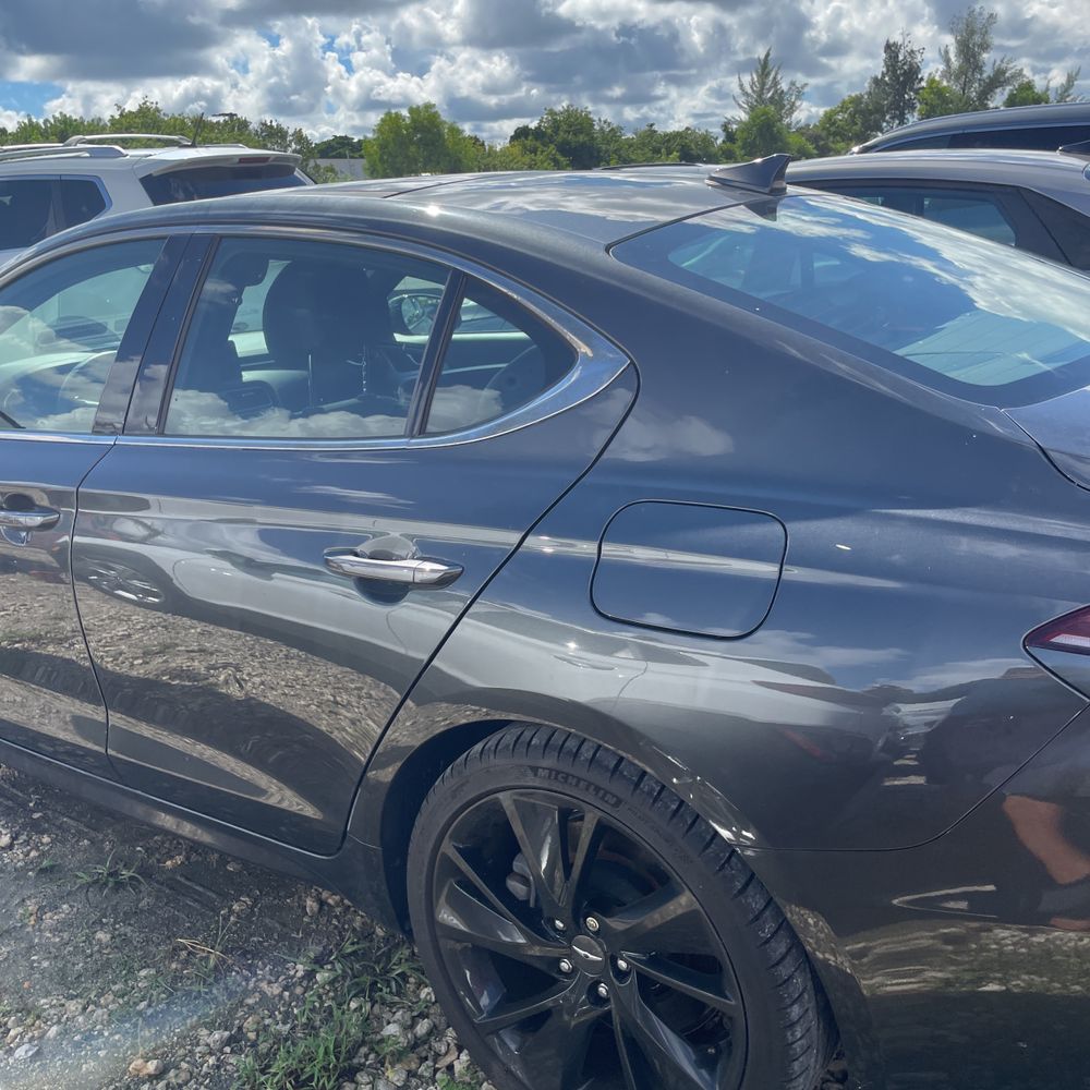 2023 Genesis G70 3.3T Standard