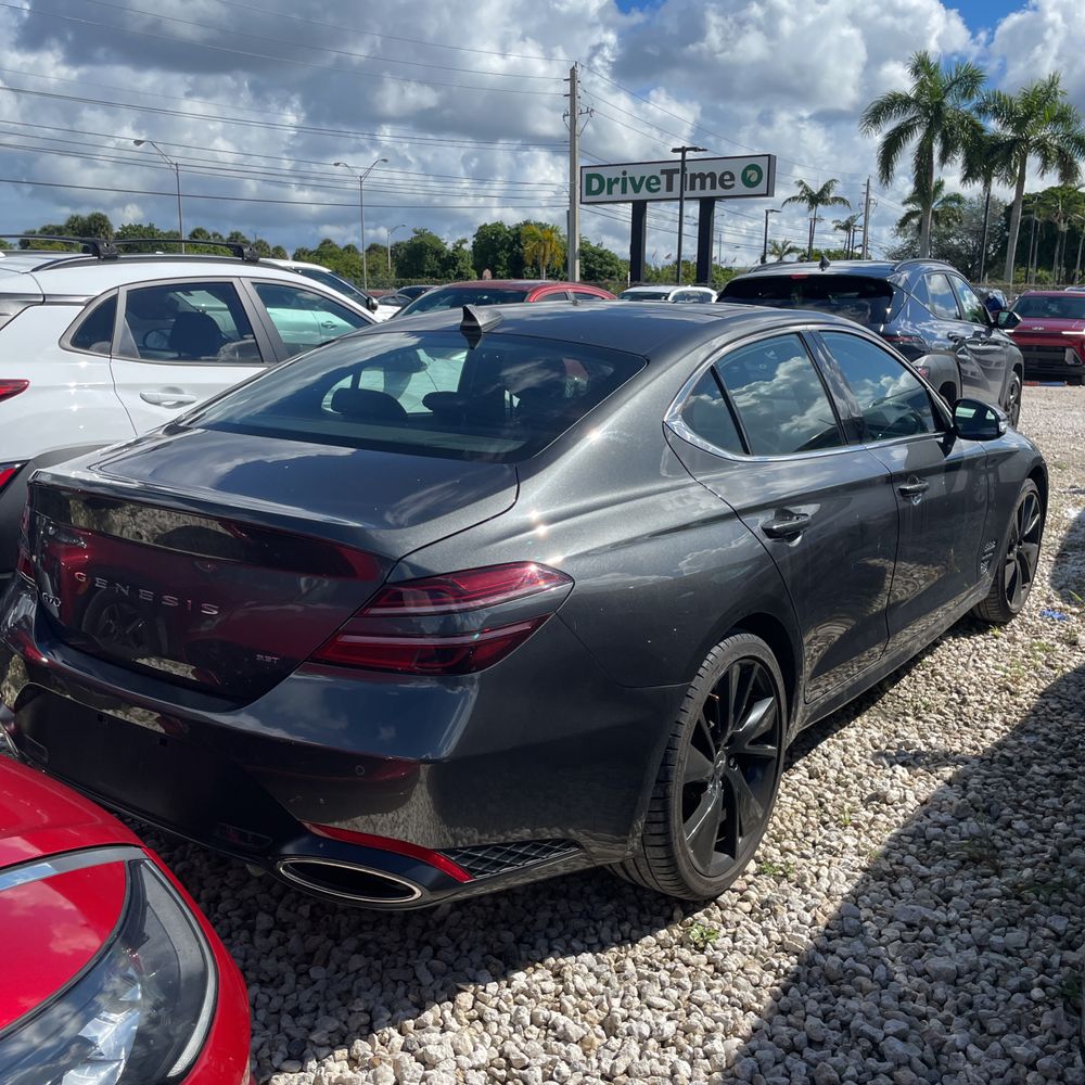2023 Genesis G70 3.3T Standard