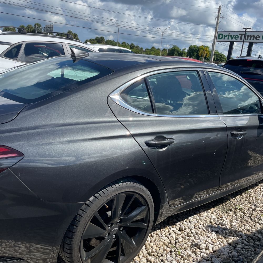 2023 Genesis G70 3.3T Standard