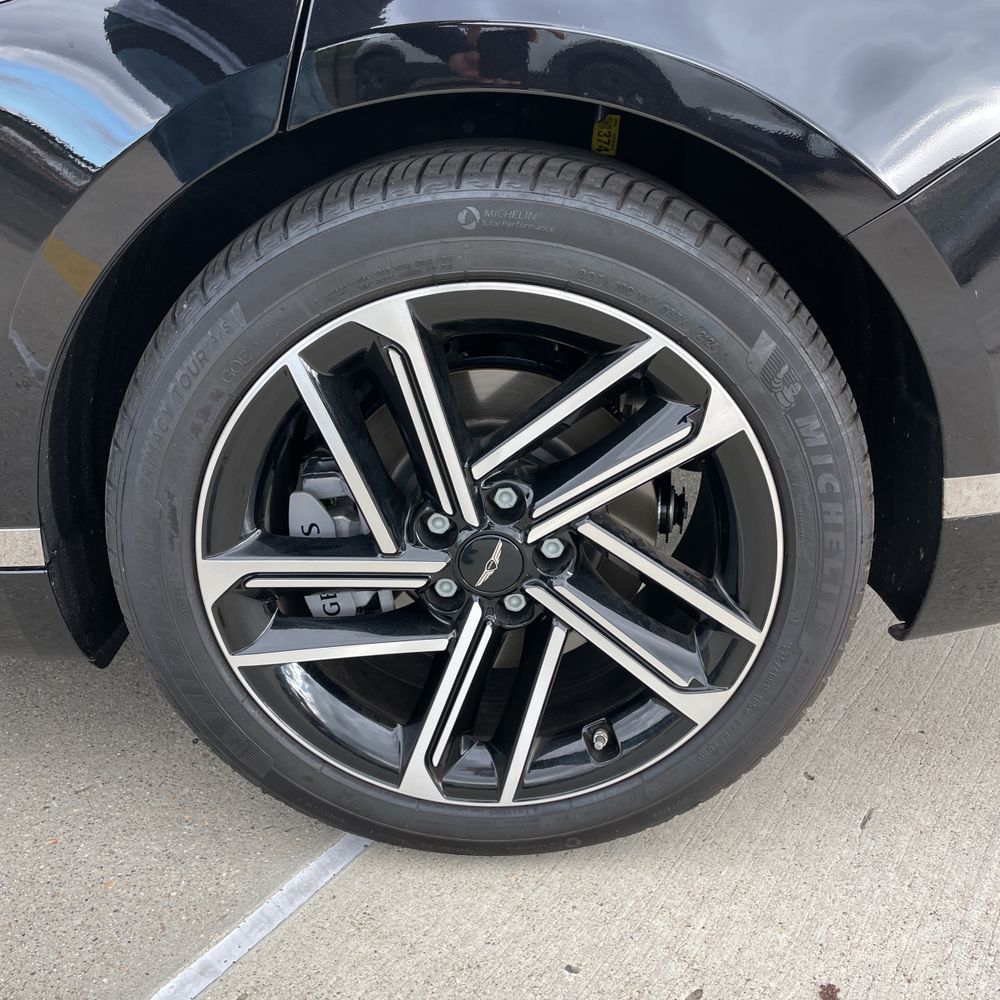 2025 Genesis G80 2.5T Advanced
