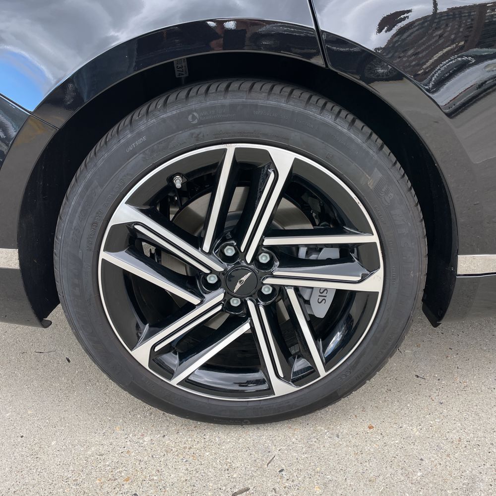 2025 Genesis G80 2.5T Advanced