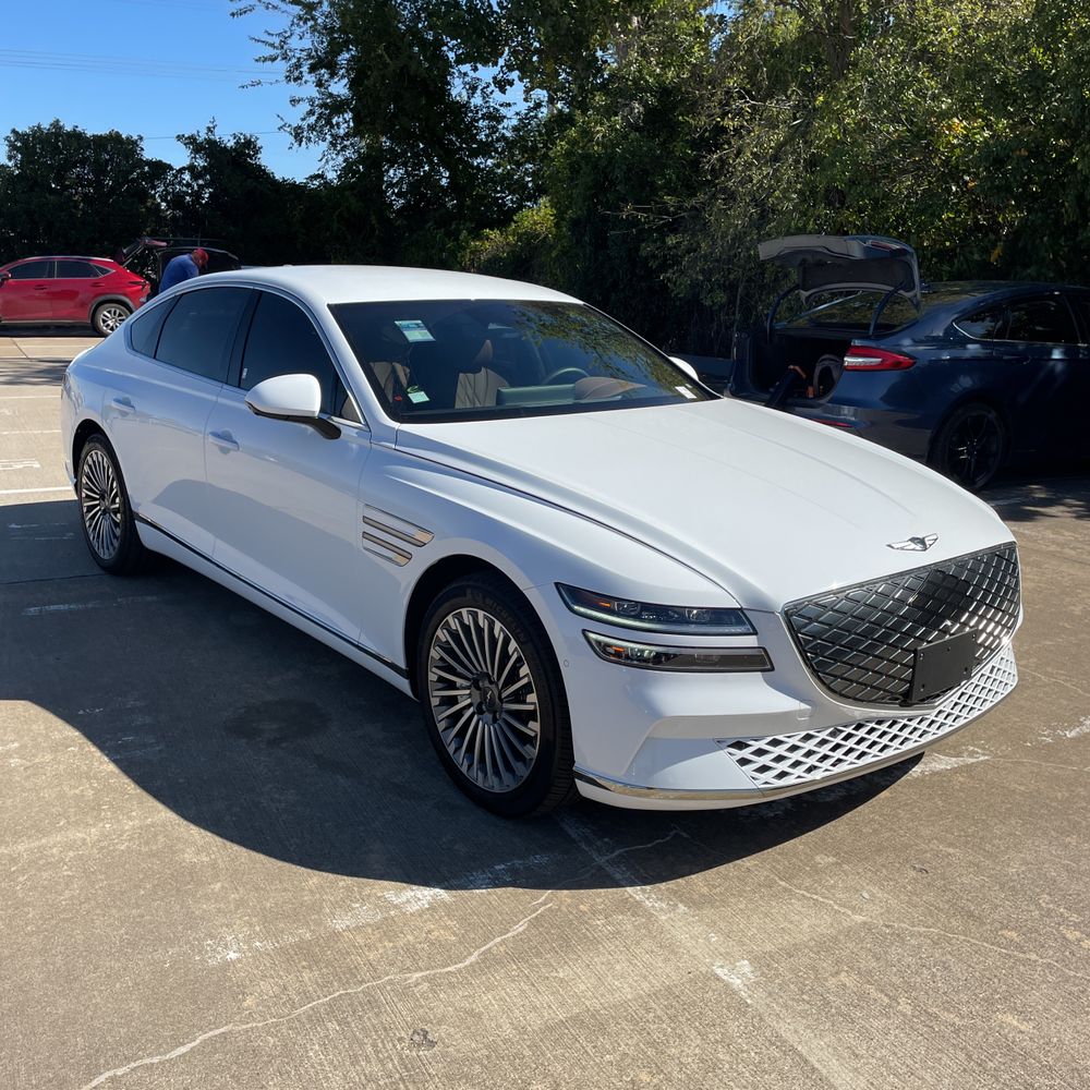 2024 Genesis Electrified G80 Advanced