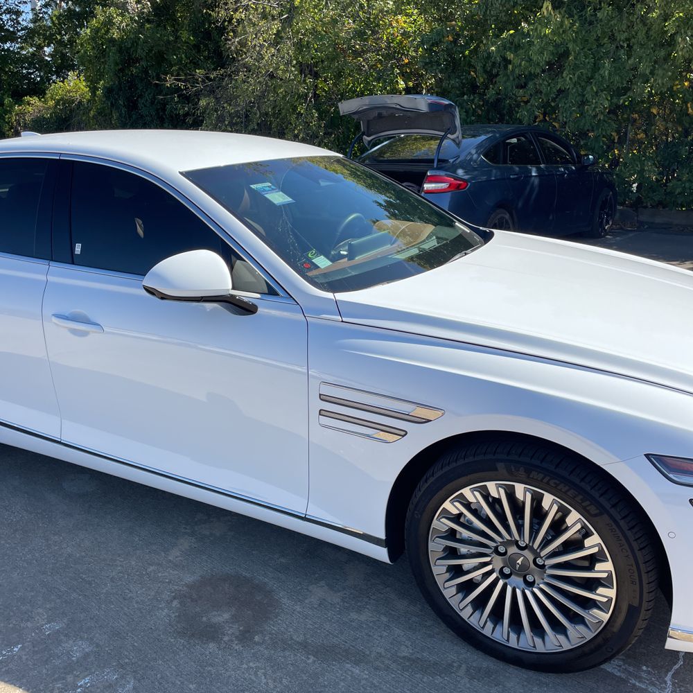 2024 Genesis Electrified G80 Advanced