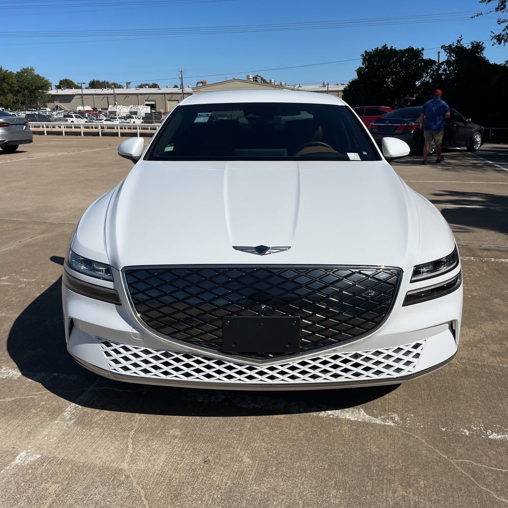 2024 Genesis Electrified G80 Advanced