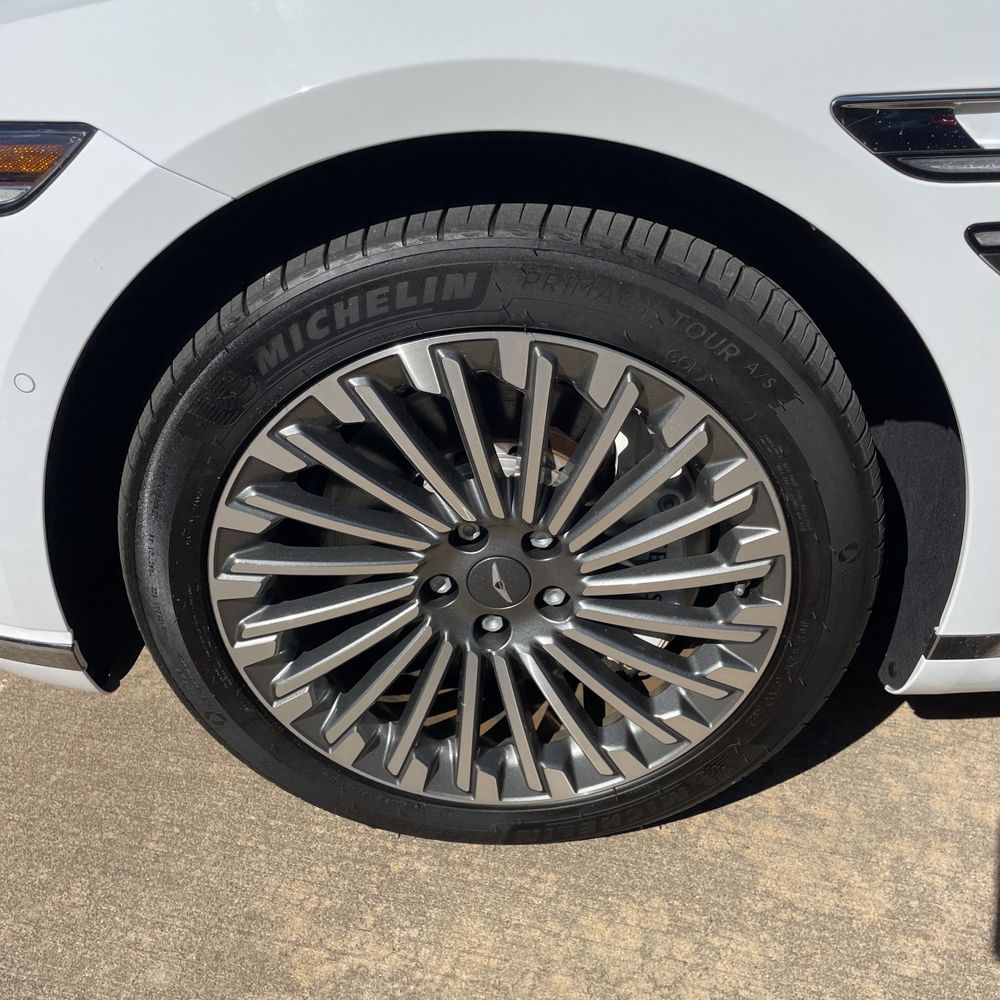 2024 Genesis Electrified G80 Advanced
