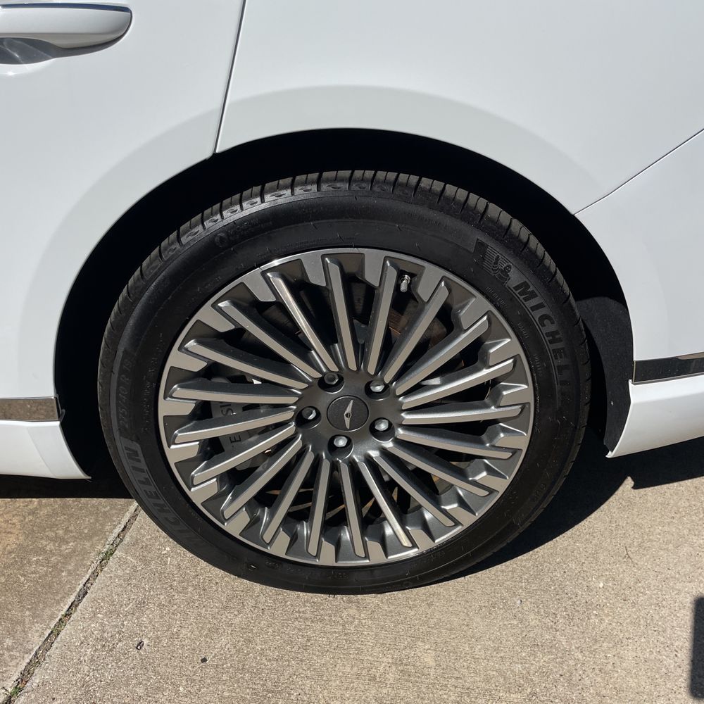 2024 Genesis Electrified G80 Advanced