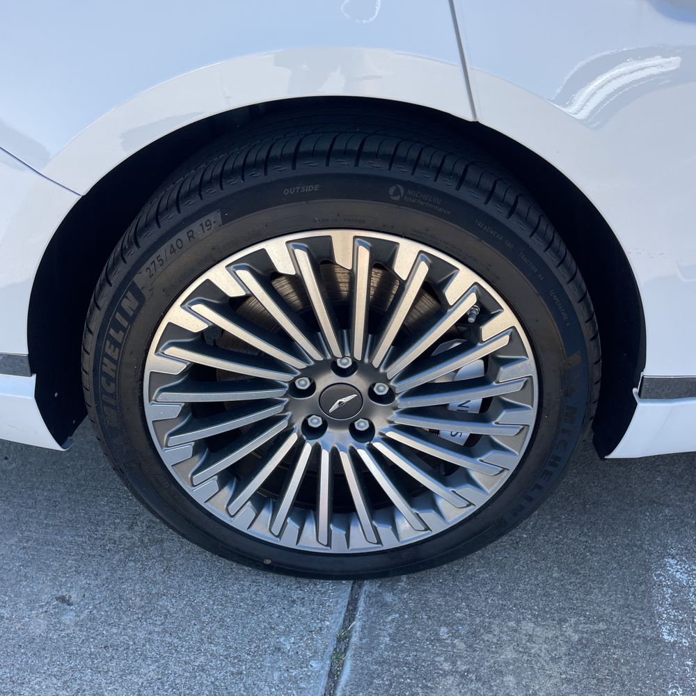 2024 Genesis Electrified G80 Advanced