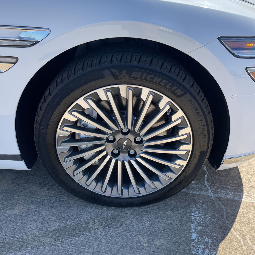 2024 Genesis Electrified G80 Advanced