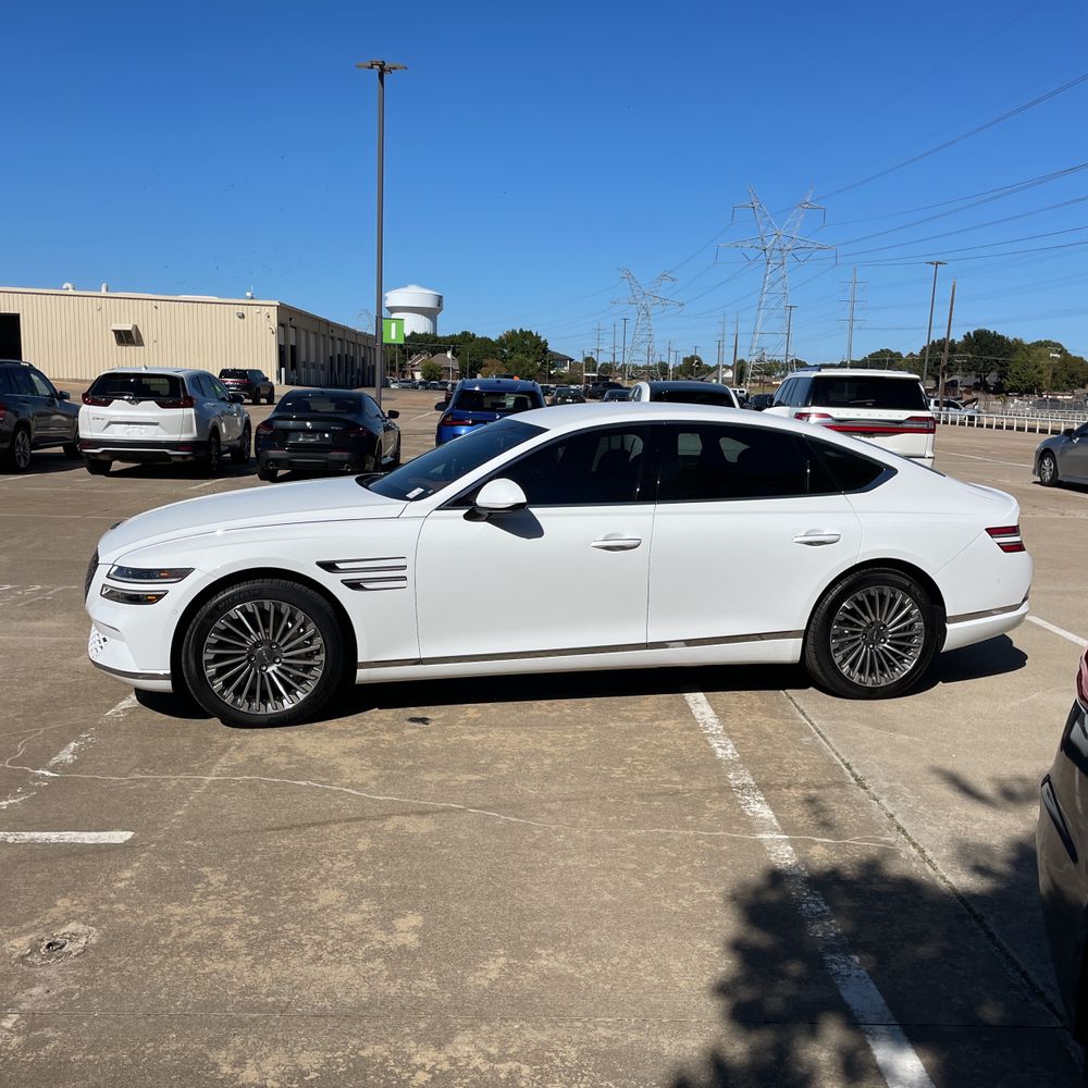 2024 Genesis Electrified G80 Advanced