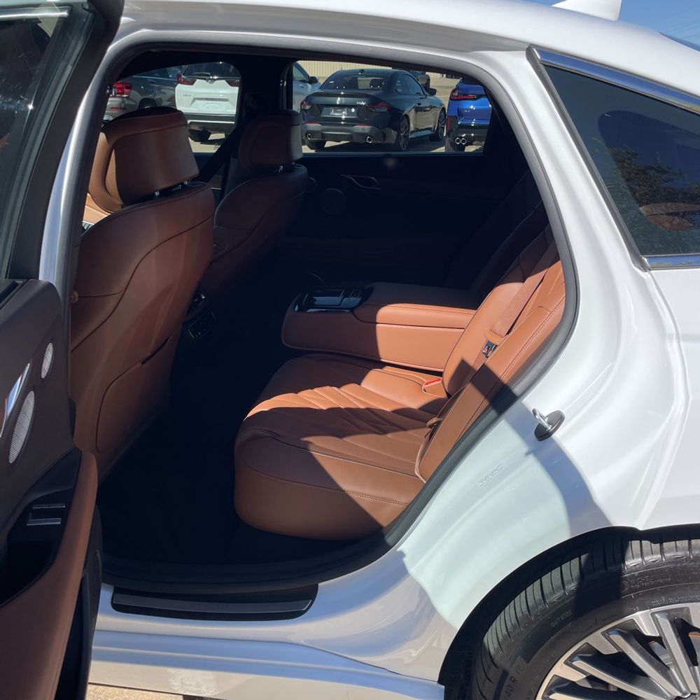 2024 Genesis Electrified G80 Advanced