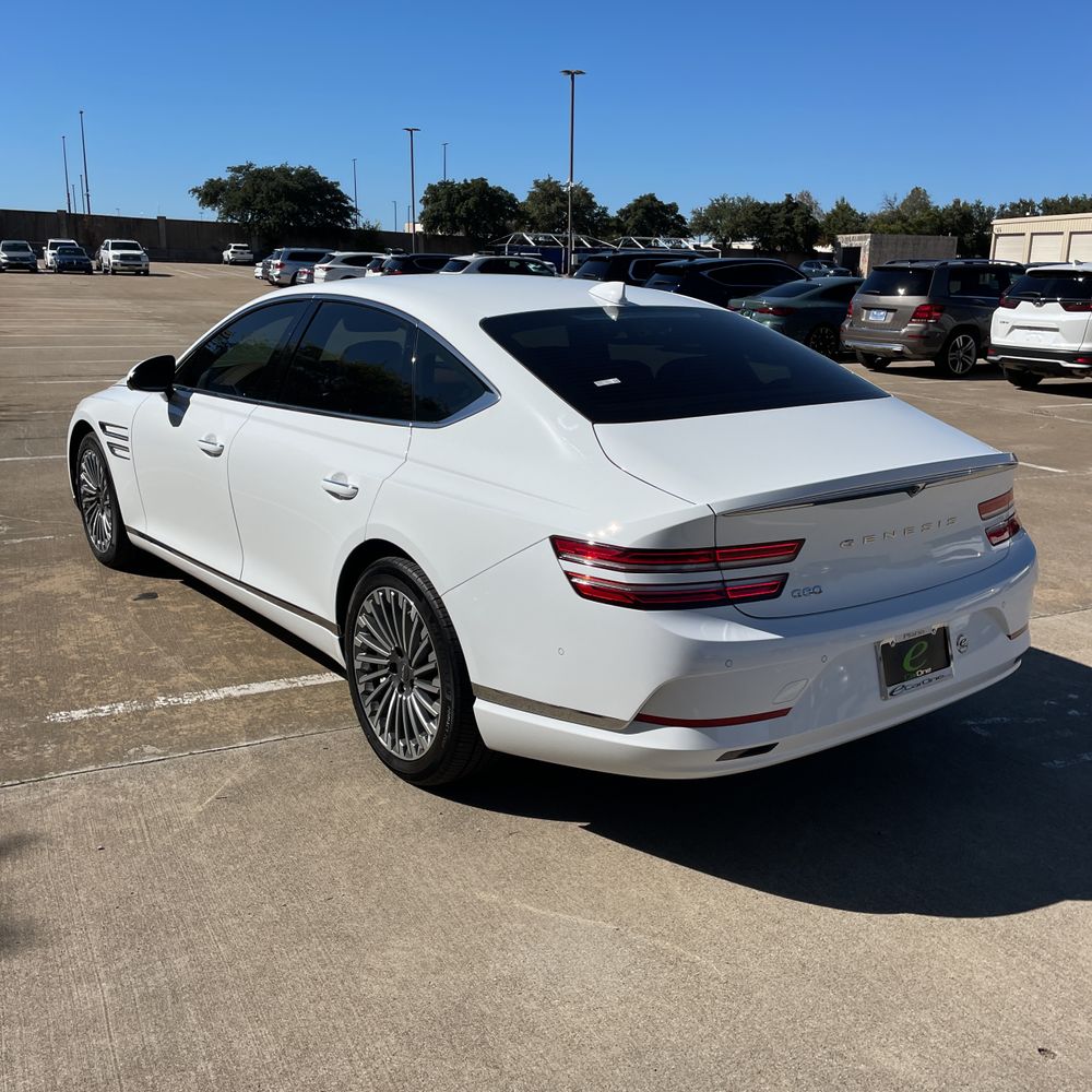 2024 Genesis Electrified G80 Advanced
