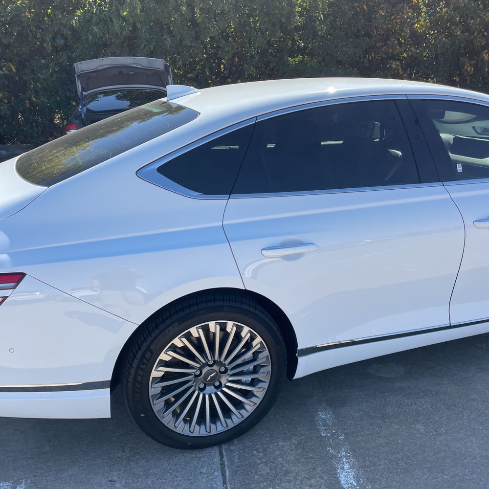 2024 Genesis Electrified G80 Advanced