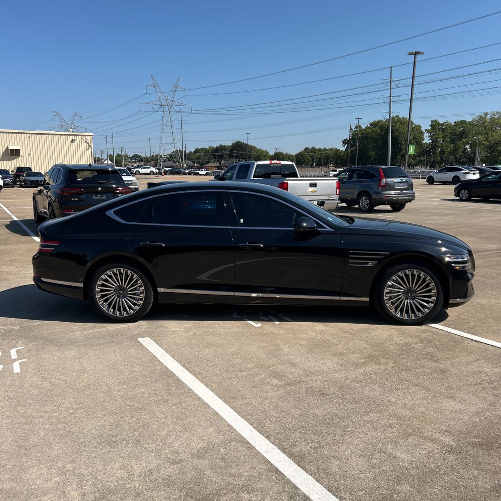 2024 Genesis Electrified G80 Advanced
