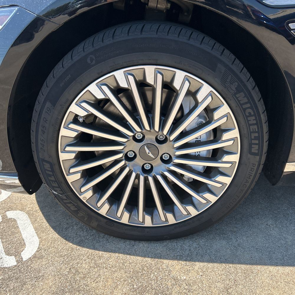 2024 Genesis Electrified G80 Advanced