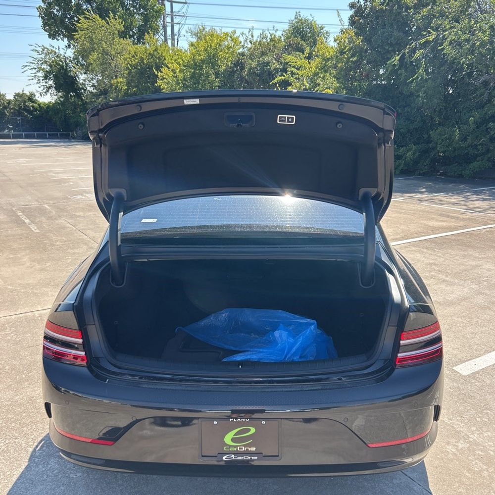 2024 Genesis Electrified G80 Advanced