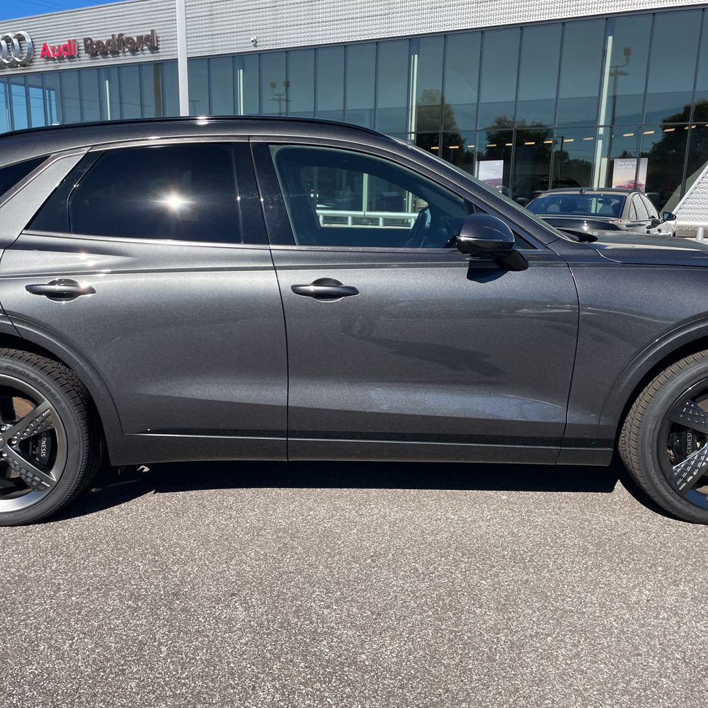 2023 Genesis GV70 2.5T Standard