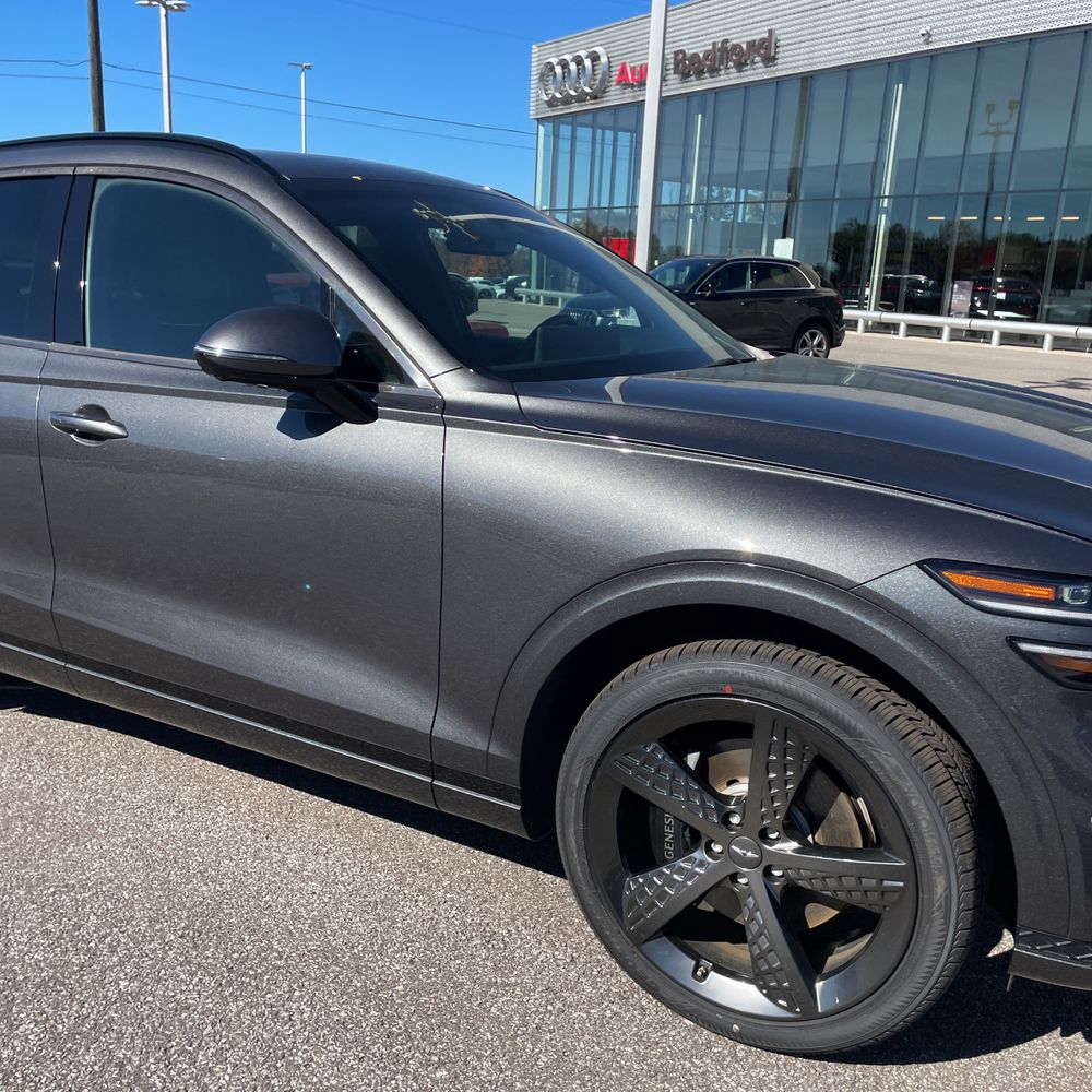 2023 Genesis GV70 2.5T Standard