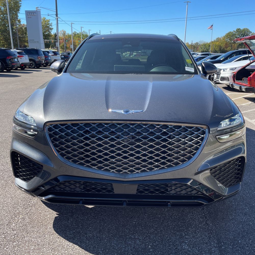 2023 Genesis GV70 2.5T Standard