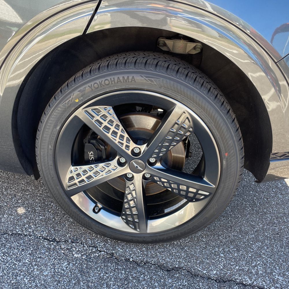 2023 Genesis GV70 2.5T Standard