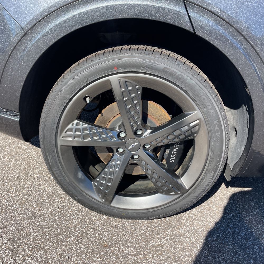 2023 Genesis GV70 2.5T Standard