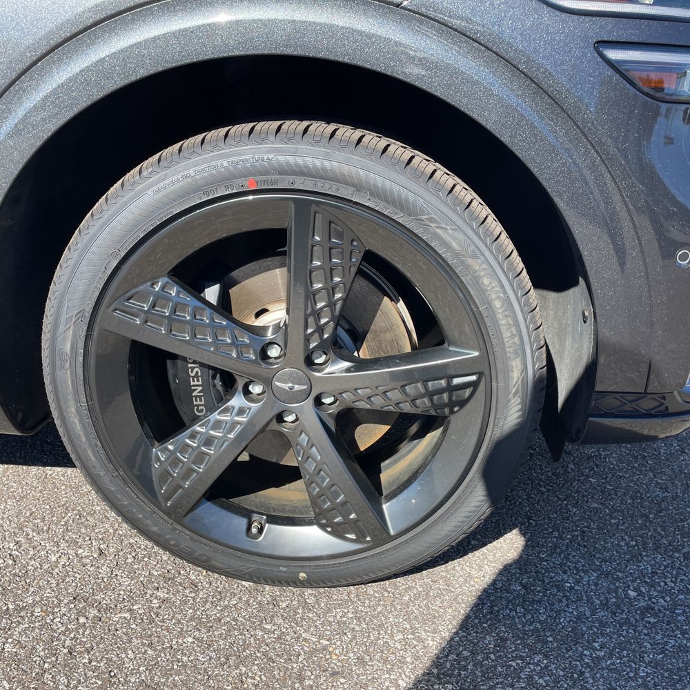2023 Genesis GV70 2.5T Standard