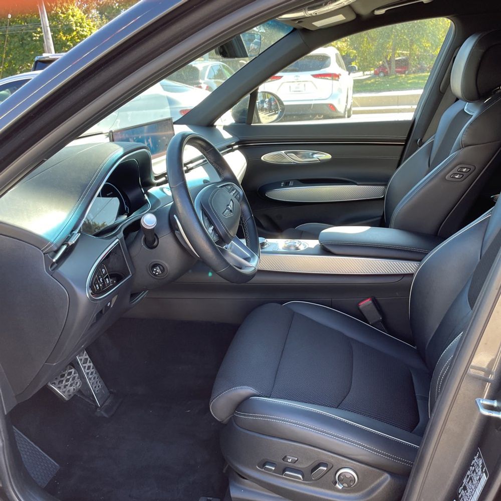 2023 Genesis GV70 2.5T Standard