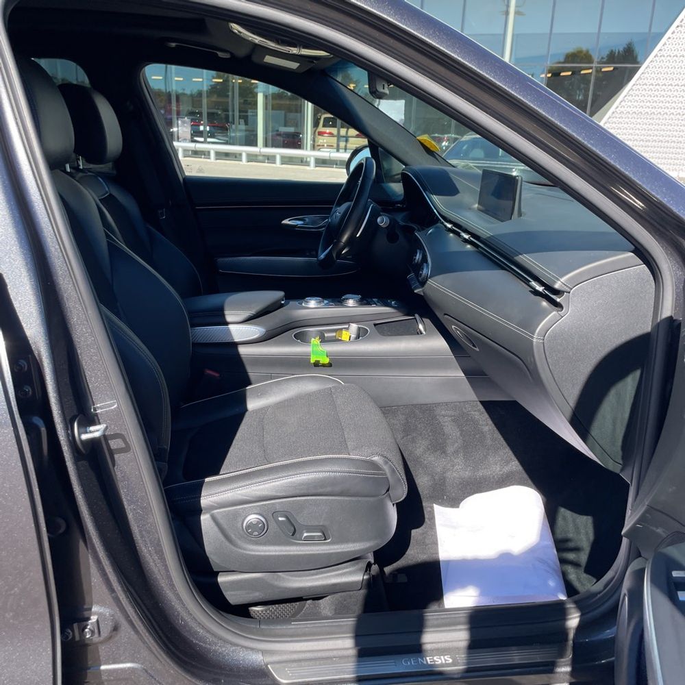 2023 Genesis GV70 2.5T Standard