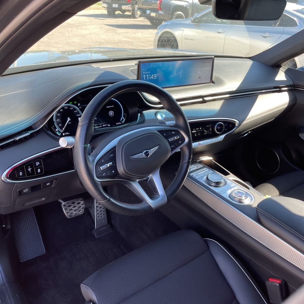 2023 Genesis GV70 2.5T Standard